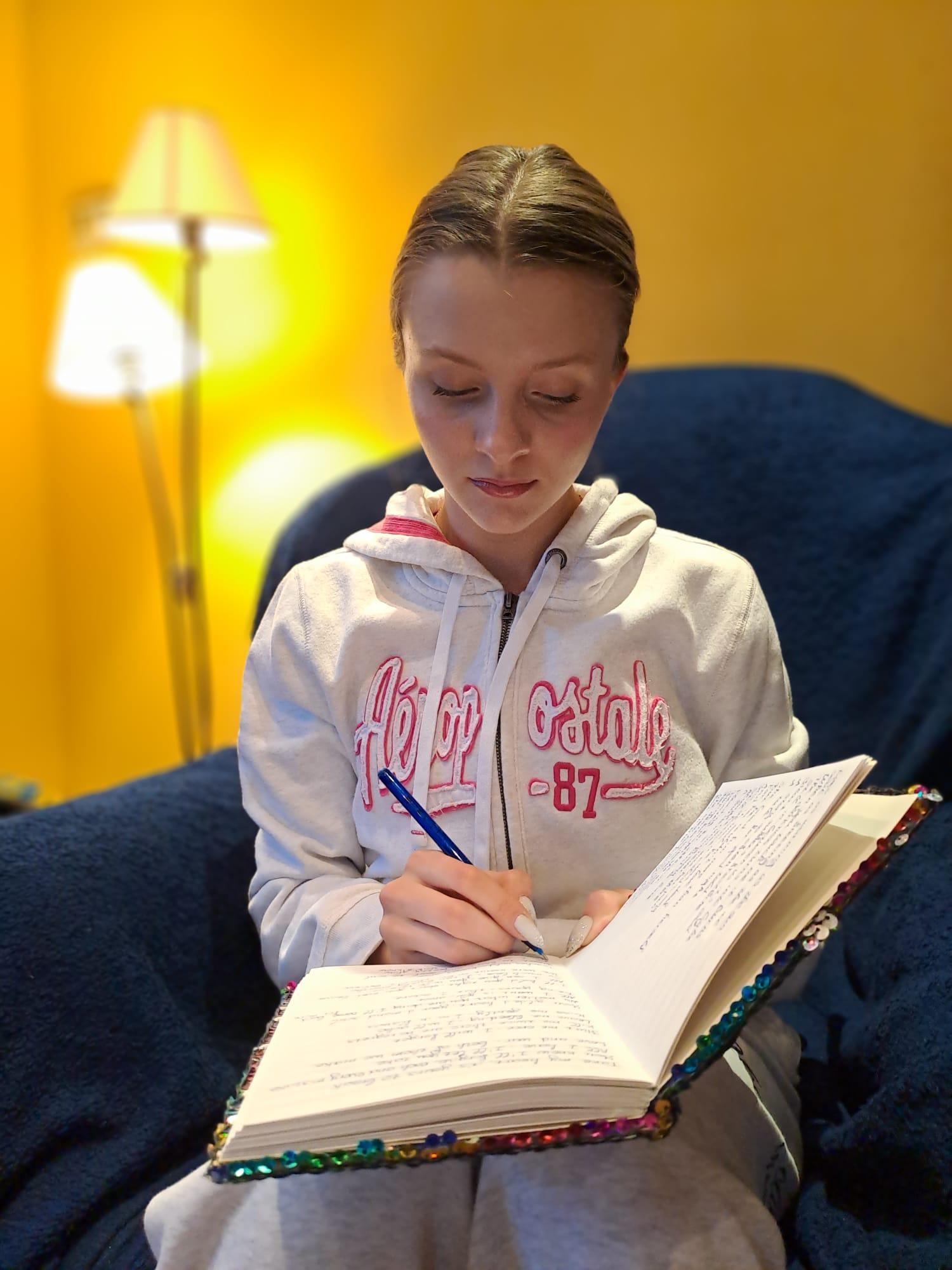 Подкрепи Анджелина – Ерика да сбъдне мечтата си за образование в АУБГ!