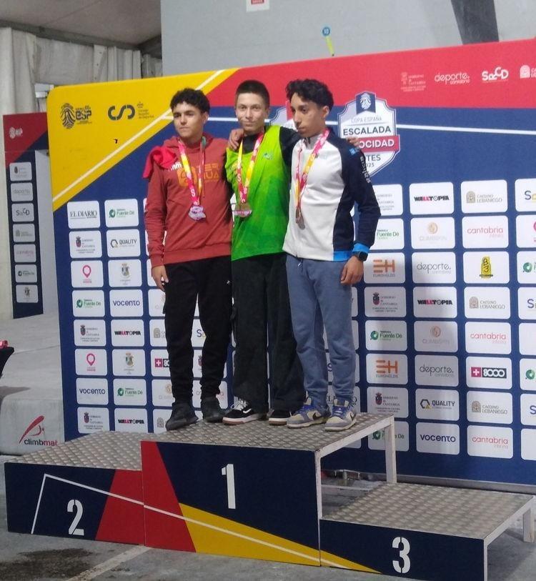 91d90ff8a8c915417e12b6ab1d1bba66e858e8517ae702fb0136e680ebb2c67f