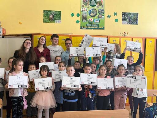 Открий света на науката с Проект Млад Учен 4!